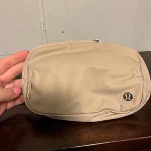 Lululemon belt bag Trench